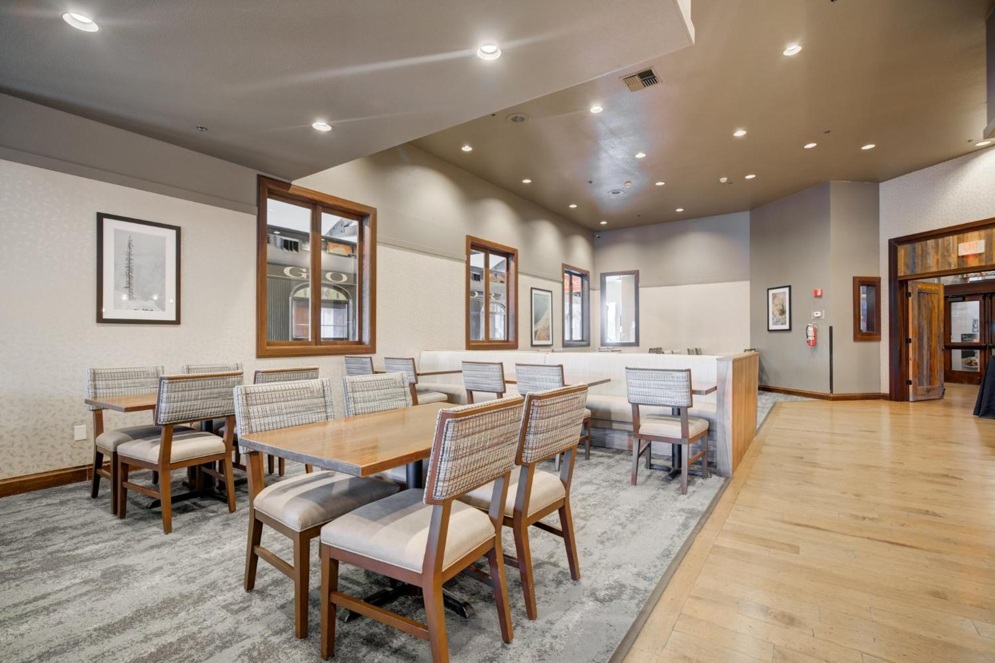 Holiday Inn West Yellowstone By Ihg Exterior foto